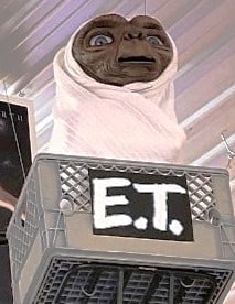 ET ORIGINAL FIGURE IN BASKET WITH KUWAHARA BICYCLE (1 of 7)