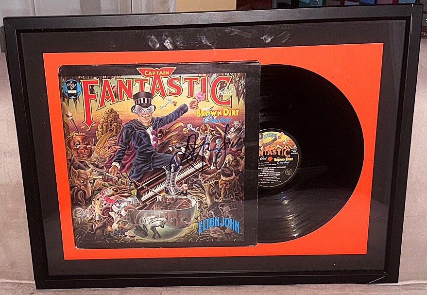 CAPTAIN FANTASTIC SIGNED ELTON JOHN "BROWN DIRT COWBOY" ALBUM (1 of 4)