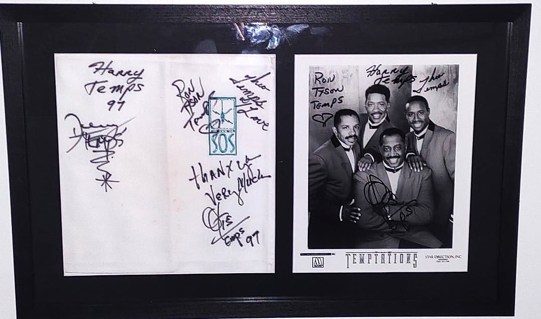 TEMPTATIONS SIGNED AUTHENTICATED PHOTO AND NAPKIN (1 of 8)
