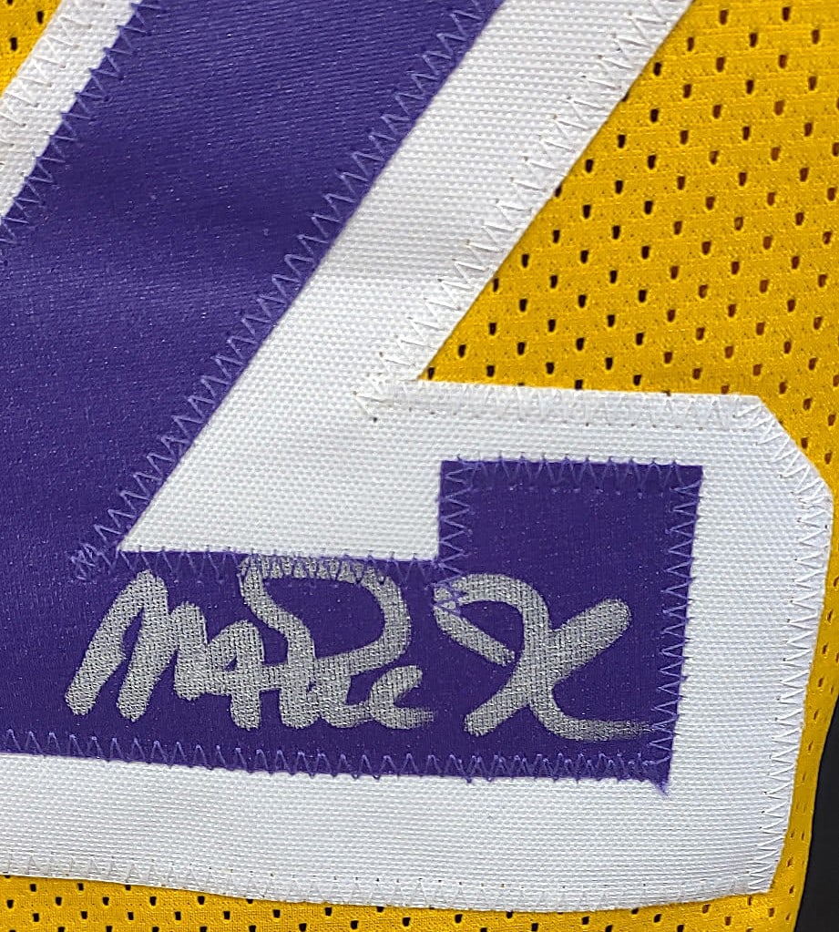 MAGIC JOHNSON SIGNED LAKER JERSEY AUTHENTICATED (BECKETT) - 3