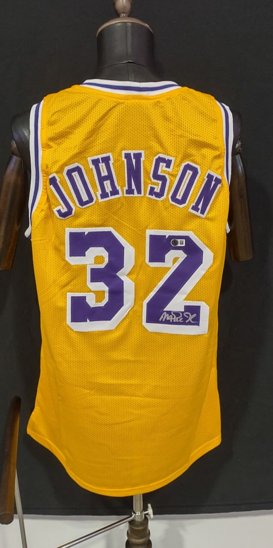 MAGIC JOHNSON SIGNED LAKER JERSEY AUTHENTICATED (BECKETT) - 4