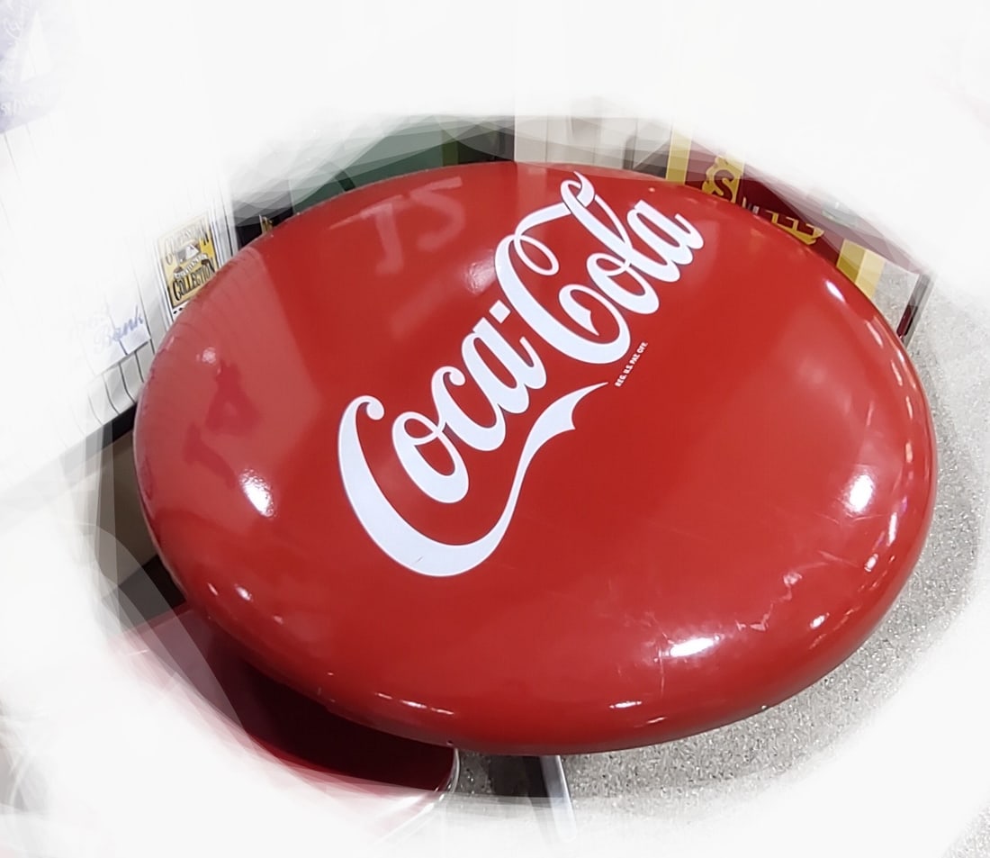 COCA COLA METAL RED BUTTON - 2