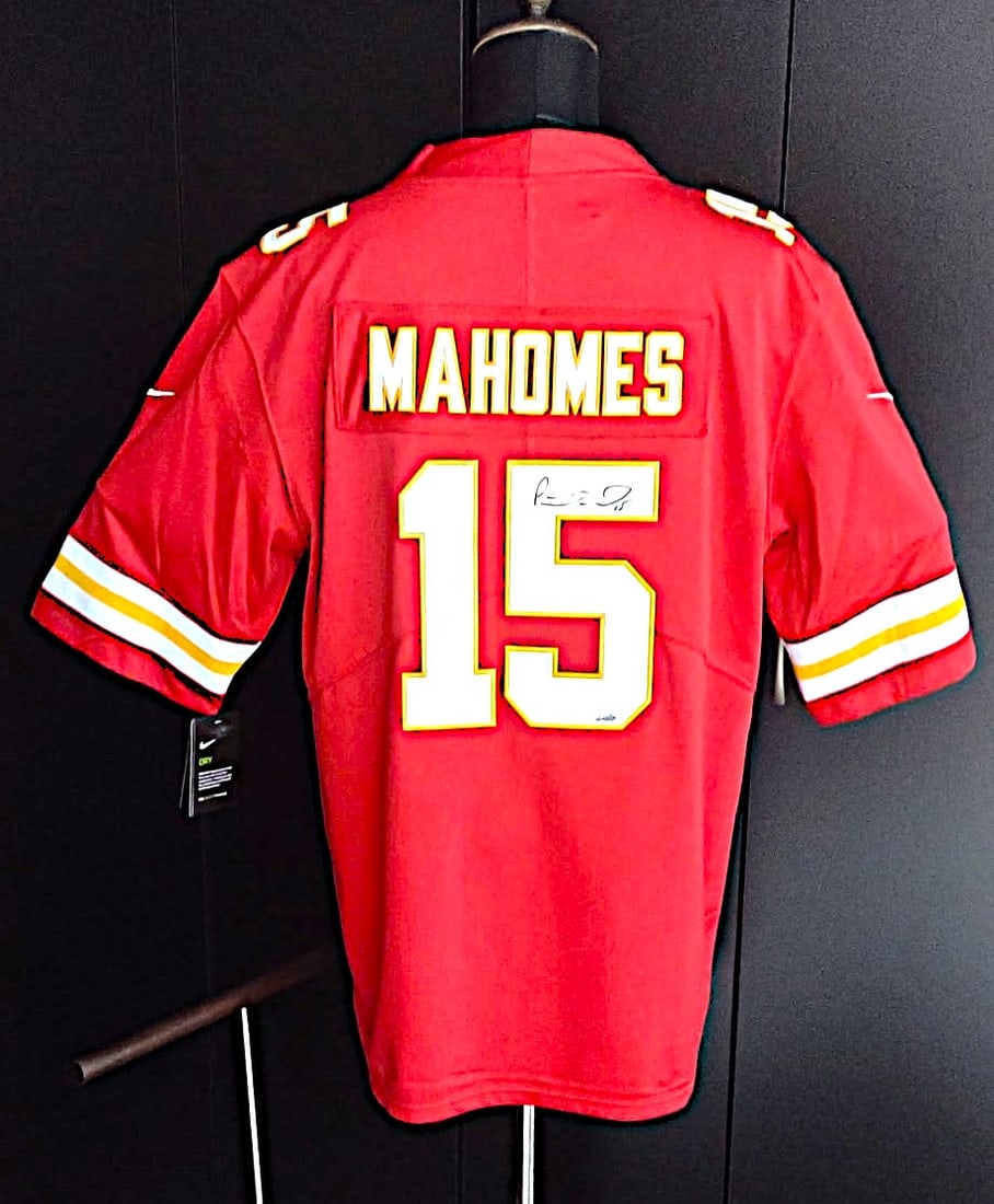 PATRICK MAHOMES SIGNED AUTHENTICATED JERSEY- - 2