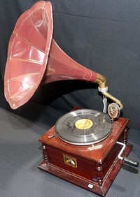 RCA VICTOR GRAMAPHONE -REPLICA NO RESERVE! (1 of 3)
