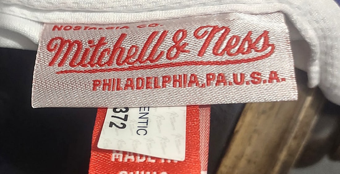 KOBE SIGNED AUTHENTICATED WHITE HOME JERSEY - 7