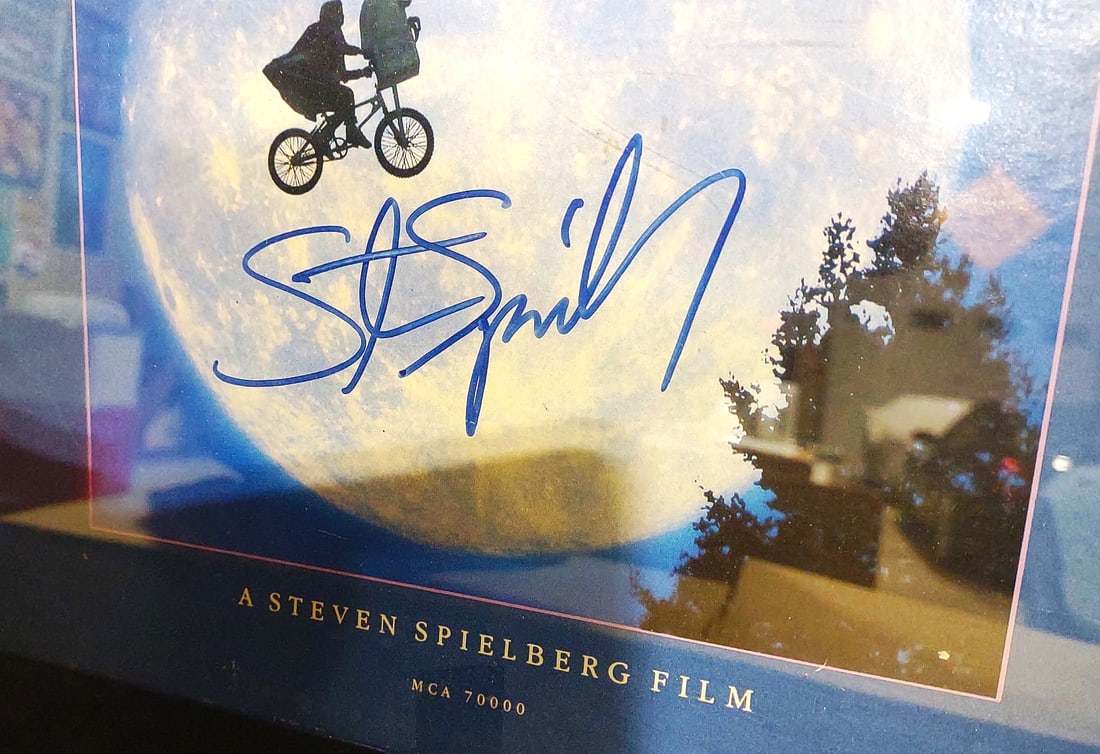 ET SIGNED ALBUM AUTHENTICATED - 4