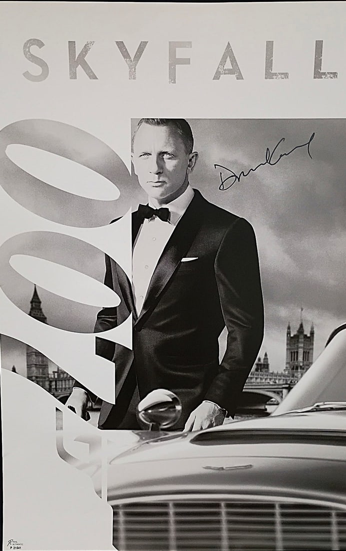 SKYFALL SIGNED POSTER BY DANIEL CRAIG-REAL AUTHENTIC (1 of 4)