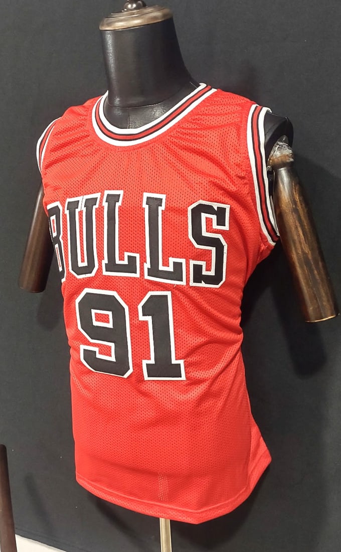 DENNIS RODMAN SIGNED JSA AUTHENTICATED BULLS JERSEY: DENNIS RODMAN SIGNED AUTHENTICATED BULLS JERSEY-JSA Dennis Rodman's tenure with the Chicago Bulls (1995–1998) is widely considered one of the most impactful periods of his career, as he was a