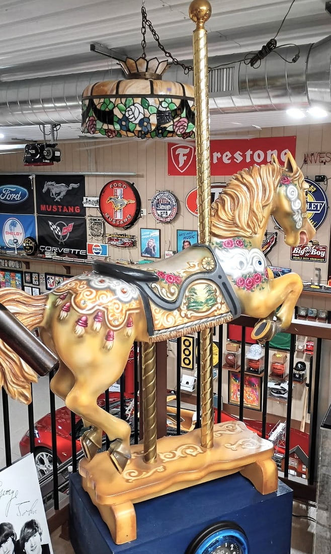CAROUSEL HORSE -PHILADELPHIA TOBAGGAN COMPANY STYLE- FIBERGLASS (1 of 14)