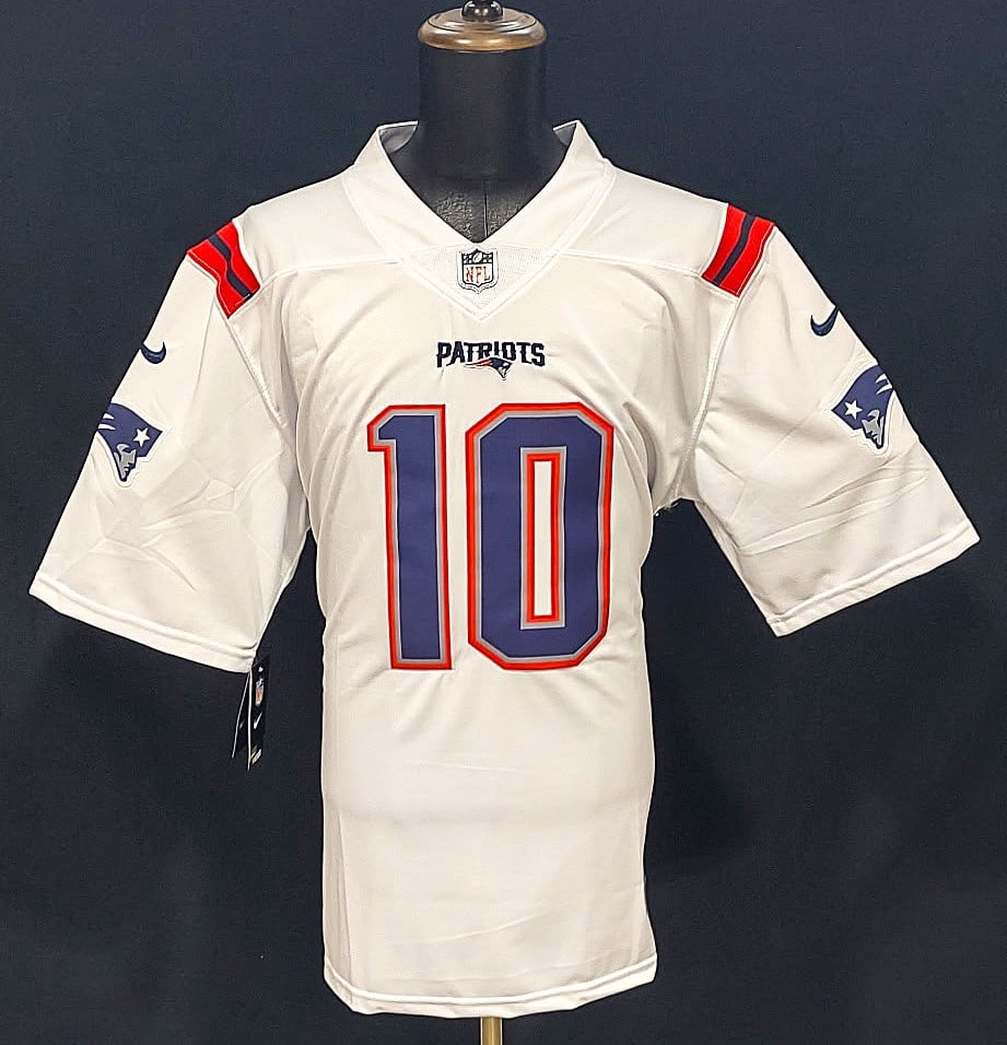 DRAKE MAYE SIGNED AUTHENTICATED NEW ENGLAND PATRIOTS JERSEY: DRAKE MAYE SIGNED & AUTHENTICATED JERSEY NEW ENGLAND PATRIOTS QUARTERBACK — ONE OF THE NFL’S PREMIER YOUNG STARS An outstanding opportunity to acquire a signed and authenticated Drake Maye