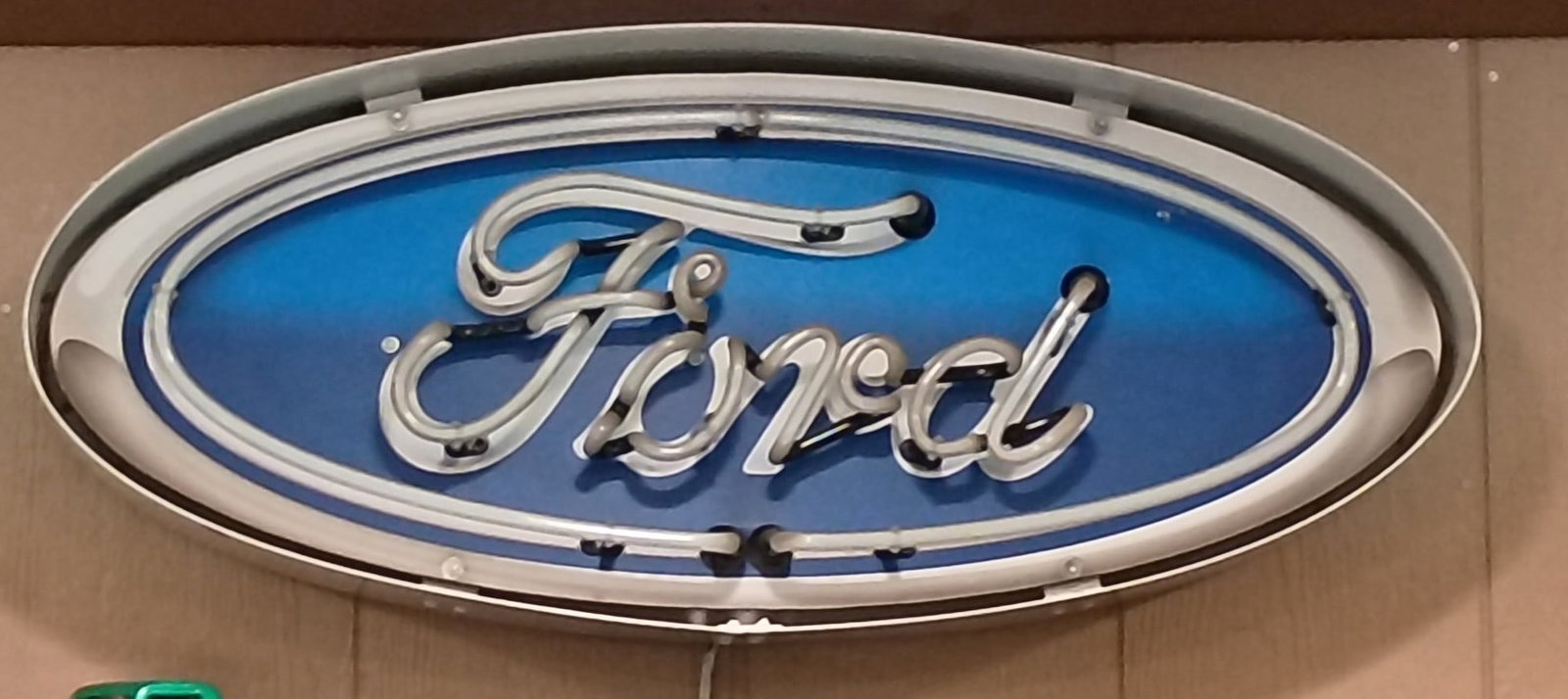 FORD LOGO NEON (IN CAN) - 3