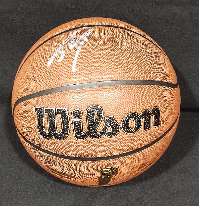 SHAQUILLE ONEAL SIGNED BASKETBALL-JSA: SHAQUILLE O'NEAL SIGNED NBA BASKETBALL -JSA Signature Analysis The autograph shows a large looping “S” followed by a flowing, slightly compressed “Shaq”The