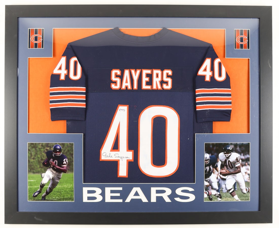 GALE SAYERS PSA AUTHENTICATED SIGNED CUSTOM FRAMED JERSEY DISPLAY: GALE SAYERS SIGNED CHICAGO BEARS #40 JERSEY – PSA/DNA – FRAMED DISPLAY Outstanding Gale Sayers autographed Chicago Bears #40 jersey, professionally presented in a large custom shadowbox display. T