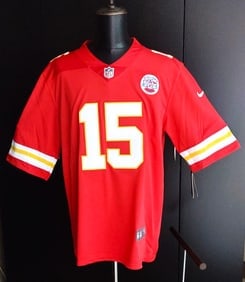 PATRICK MAHOMES SIGNED AUTHENTICATED JERSEY-: SIGNED AUTHENTICATED PATRICK MAHOMES KANSAS CITY CHIEFS JERSEY Patrick Mahomes is a superstar American football quarterback for the Kansas City Chiefs of the NFL. Drafted 10th overall in 2017, he has