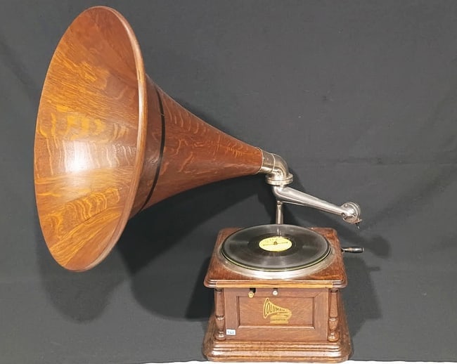 COLUMBIA GRAMAPHONE (1 of 9)