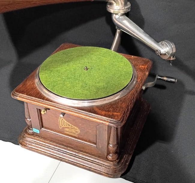 COLUMBIA GRAMAPHONE - 2