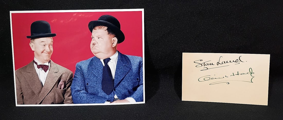 LAUREL AND HARDY SIGNATURE CUT WITH PHOTO (1 of 3)