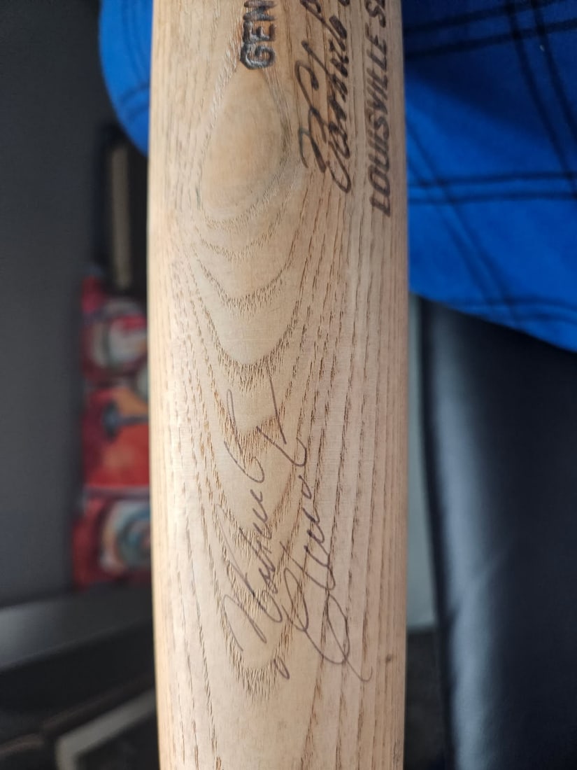 ROBERTO CLEMENTE SIGNED BASEBALL BAT - 2