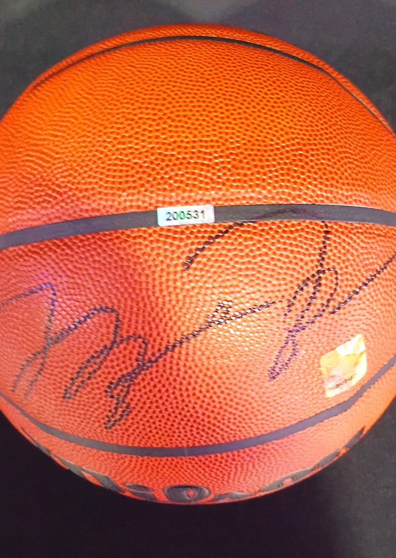 MICHAEL JORDAN SIGNED BASKETBALL-AUTHENTICATED - 2