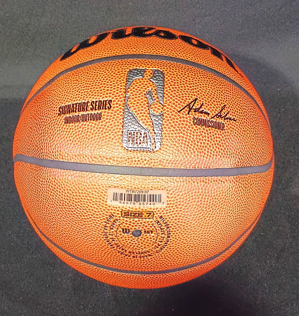 MICHAEL JORDAN SIGNED BASKETBALL-AUTHENTICATED - 4