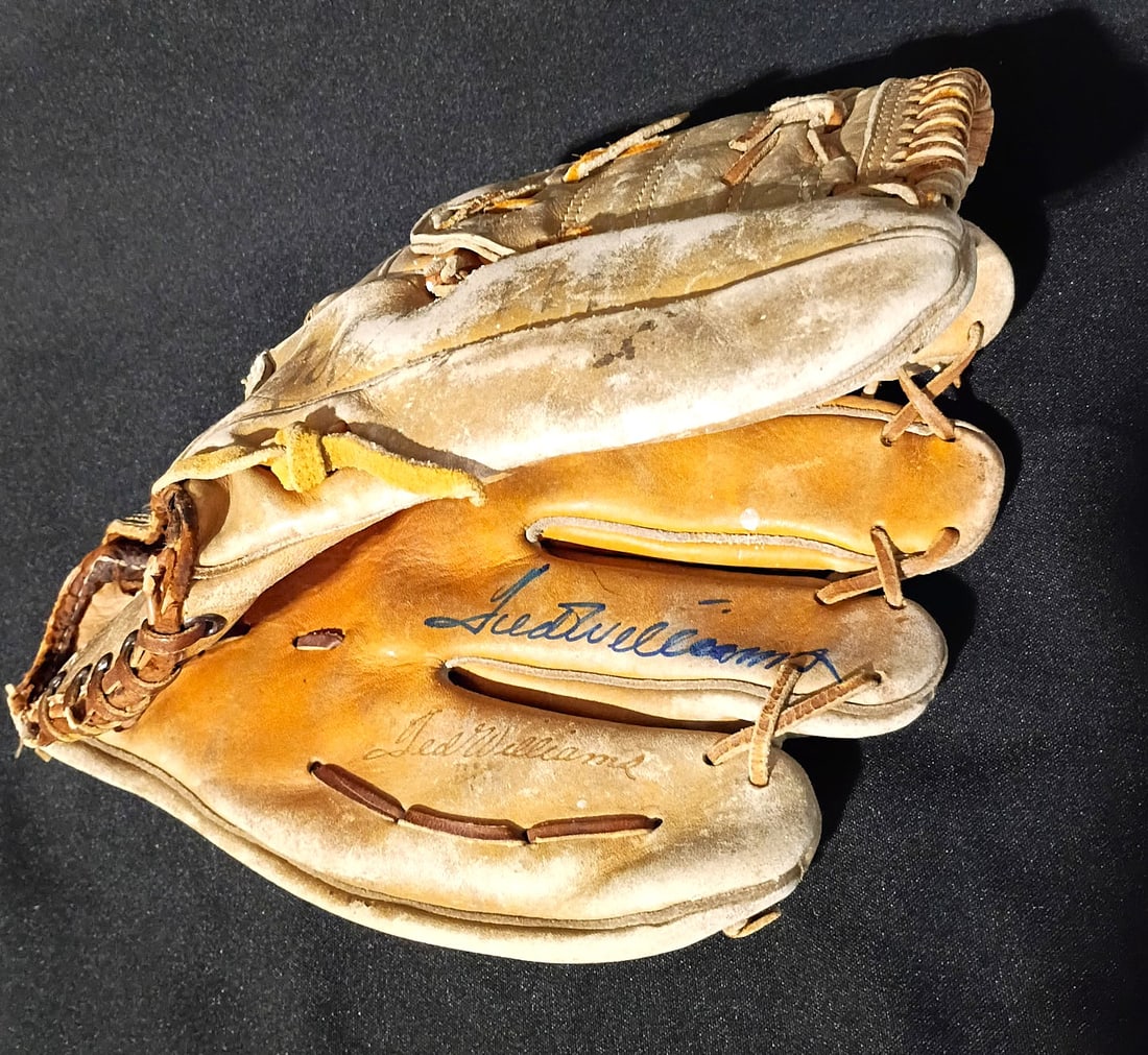 TED WILLIAMS HAND SIGNED VINTAGE SEARS BASEBALL GLOVE (1 of 6)