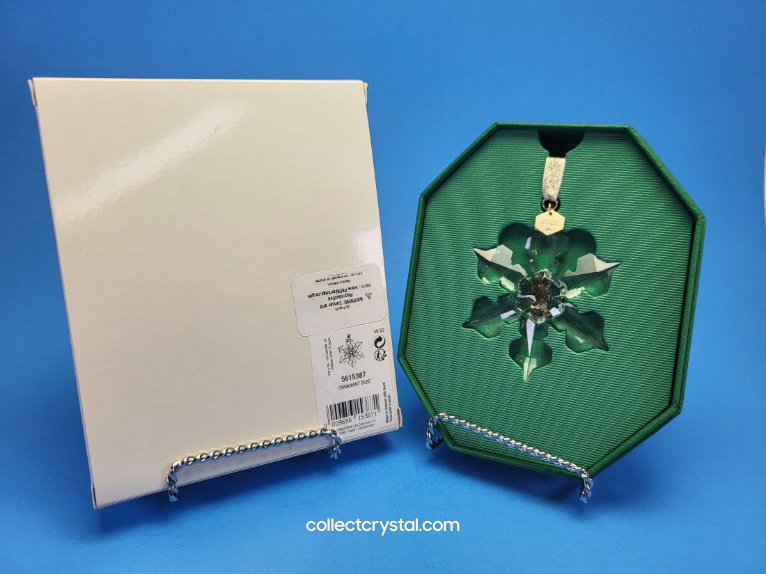 Swarovski 2022 Annual Edition Ornament: Crafted with 170 facets of clear crystal in the snowflake design. Exculsively available in 2022 with a metal tag is engraved with the year. This is the exact item you will receive as our visible inspe