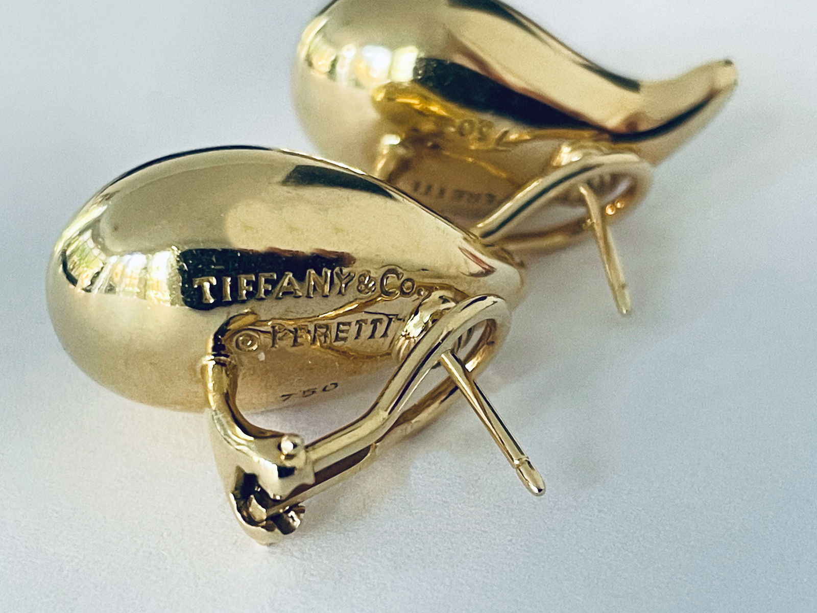 TIFFANY & Co. Elsa Peritti 18k Teardrop Earrings (1 of 3)