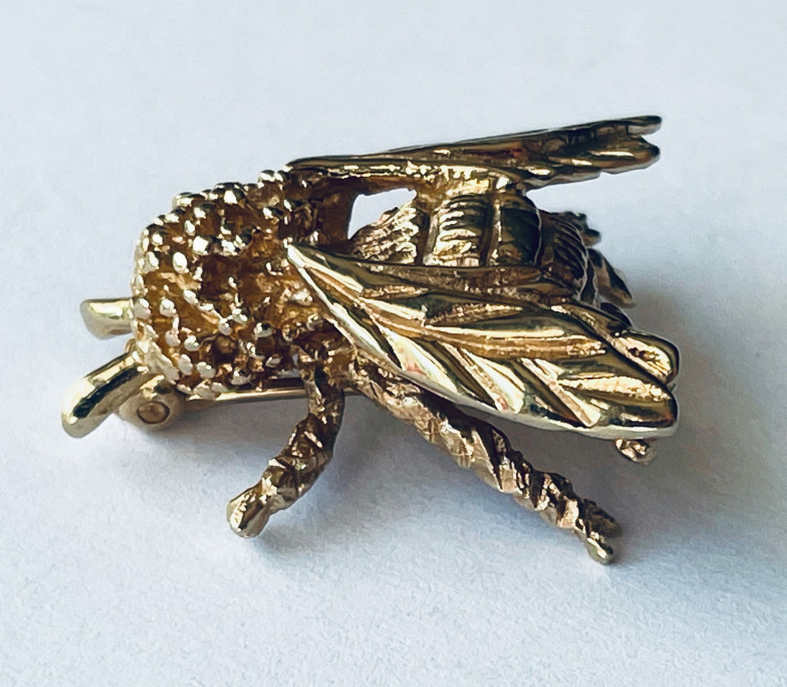 14k Yellow Gold Bee Pin (1 of 2)