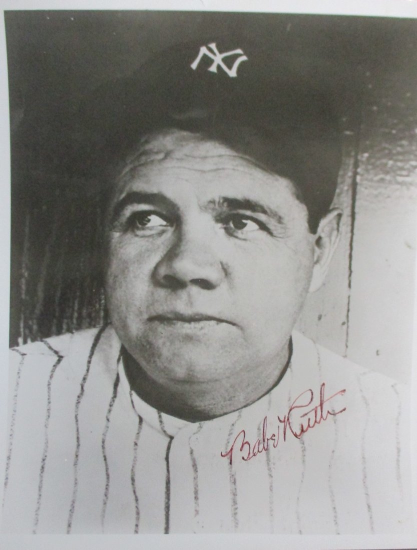 Babe Ruth signed photograph 8 x 10 (1 of 3)