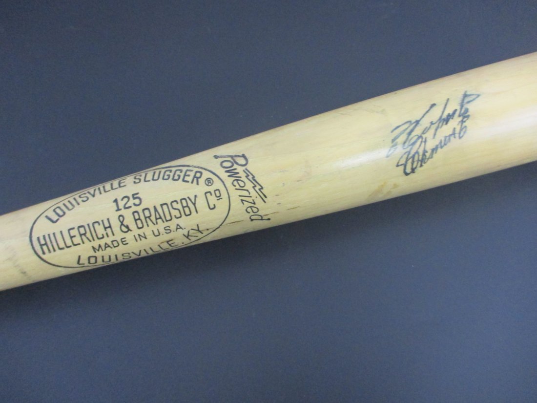 Roberto Clemente Signed Hillerich and Bradsby Baseball Bat (1 of 6)