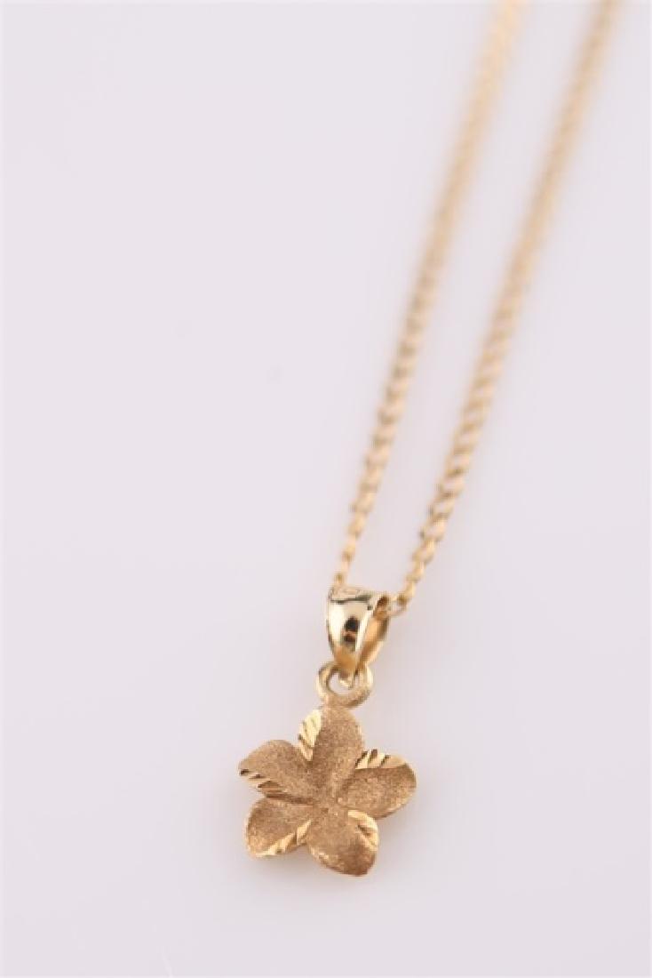 14kt Yellow Gold Necklace with Flower Pendant (1 of 5)