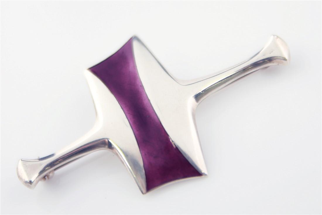 Bjorn Sigurd Ostern for David Andersen, Brooch: Bjorn Sigurd Ostern. Sterling silver purple enameled brooch. Late 20th century. Distributed by David Andersen. Width: 1 3/8", Length: 2 1/2". Weight: .62 ozt. Scandinavian modern sterling silver purpl