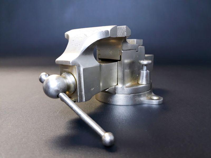 Prentiss Jewelers Vise: Prentiss Vise Co. Steel. c. 1920 - 1950. 2.5" x 4.65" x 3.25".