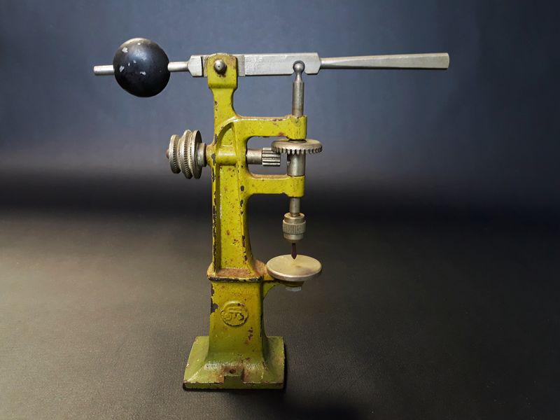 Miniature Drill Press: Marklin Toy Company. Cast Iron, Steel. c. 1940s (Pre-War). 6.5" x 1.65" x 1.75".