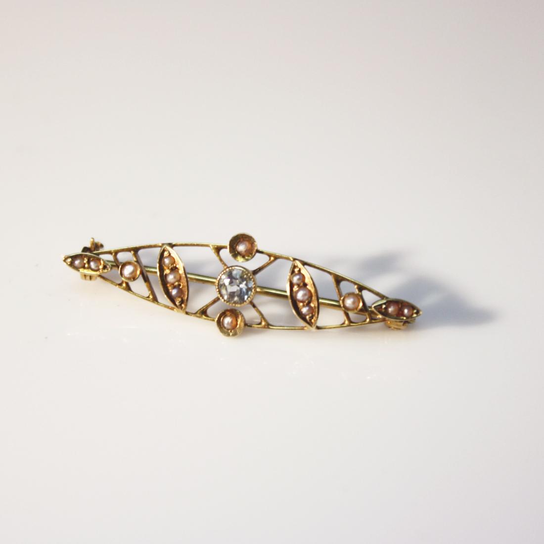 14kt Yellow Gold Aquamarine Bar Pin (1 of 2)