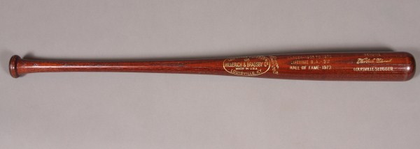 Roberto Clemente Limited Edition Hall of Fame Hono: Hall of fame honoree bat.