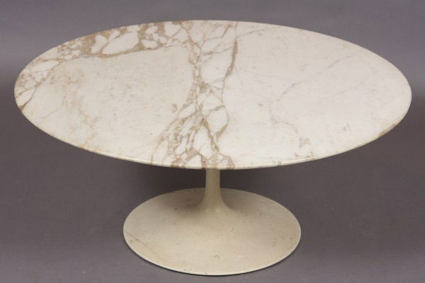 Knoll Enameled Marble Top Tulip Coffee Table, Desig: Designed by Eero Saarinen, American, 20th century. H 15"; D 36"