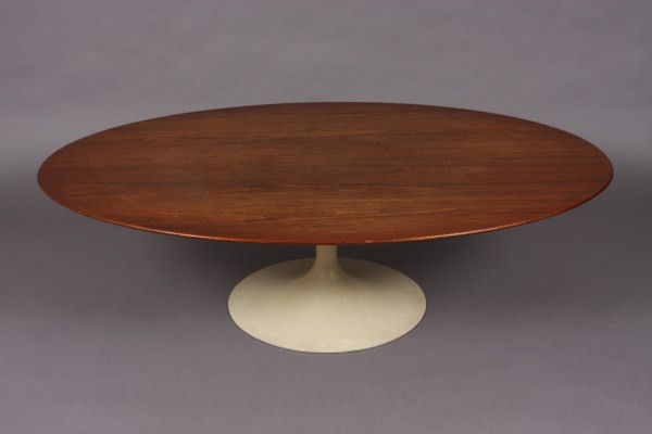 Knoll Enameled Tulip Coffee Table, Designed by Eero: Designed by Eero Saarinen, American, 20th century. H 15"; W 36".