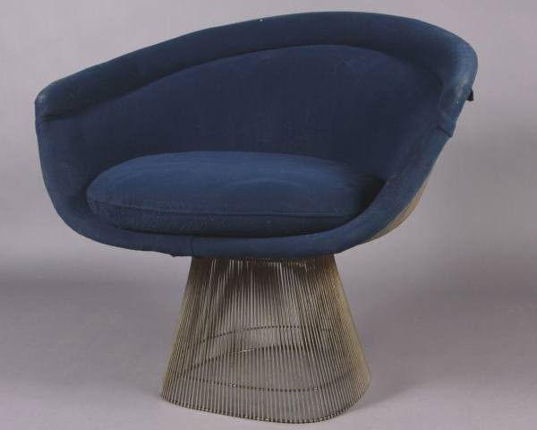 Knoll Warren Platner Chrome & Upholstered Chair: Knoll chair. Designed by Warren Platner. Chrome plated steel and upholstered, W: 35 1/2", H: 30". Condition: The finish on the base is discolored with rust spots. The seat is lacking upholstery under