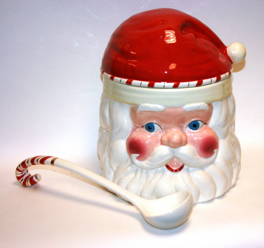 Christopher Radko "Visits to Santa" Lidded Punch B: Christopher Radko "Visits to Santa" Lidded Punch Bowl with Ladle, New in Box. #726B. Condition: Appears fine.