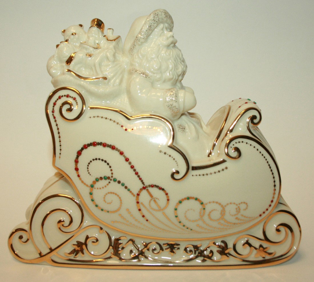 Lenox "For the Holidays" Dash Away All Santa & Sle: Lenox "For the Holidays" Dash Away All Santa & Sleigh, New in Box. #667B. Condition: Appears fine.