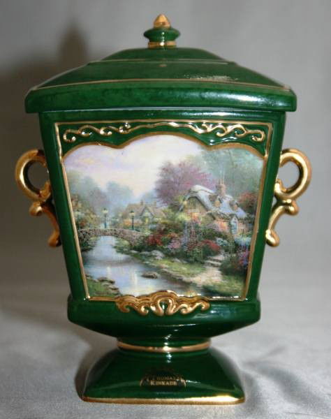 Thomas Kinkade "Lamplight Bridge" Heirloom Porcela: Thomas Kinkade "Lamplight Bridge" Heirloom Porcelain Music Box, No. 83357. Plays "Sentimental Journey". Without box. #2. Condition: Appears fine.