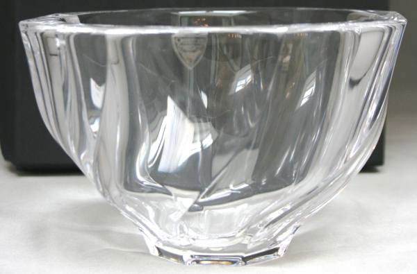 Orrefors Crystal "Residence" Bowl, 6 1/4", New in: Orrefors Crystal "Residence" Bowl, 6 1/4", New in Box. #83B. Condition: Appears fine.