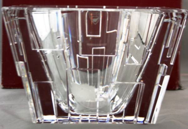Orrefors Crystal "Avenue" Bowl, H: 4 7/8", New in: Orrefors Crystal "Avenue" Bowl, H: 4 7/8", New in Box. #187B. Condition: Appears fine.