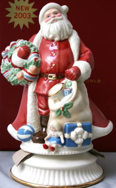 Lenox "Santa Around the World " America Santa Figu: Lenox "Santa Around the World " America Santa Figurine, New in Box. #209B. Condition: Appears fine.