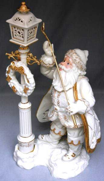 701: Lenox "Florentine & Pearl Santa Lighting Lamp Post