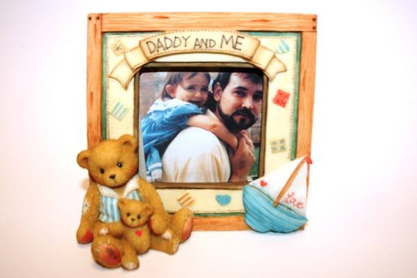 Cherished Teddies "Daddy & Me" Photo Frame, New in: Cherished Teddies "Daddy & Me" Photo Frame, New in Box. #325B. Condition: Appears fine.