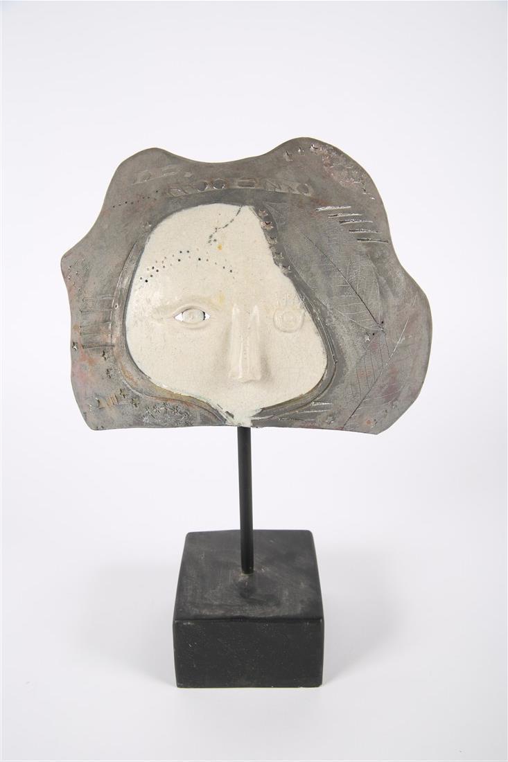 Attrib. Deborah Maxwell, Abstract Face on Stand (1 of 4)