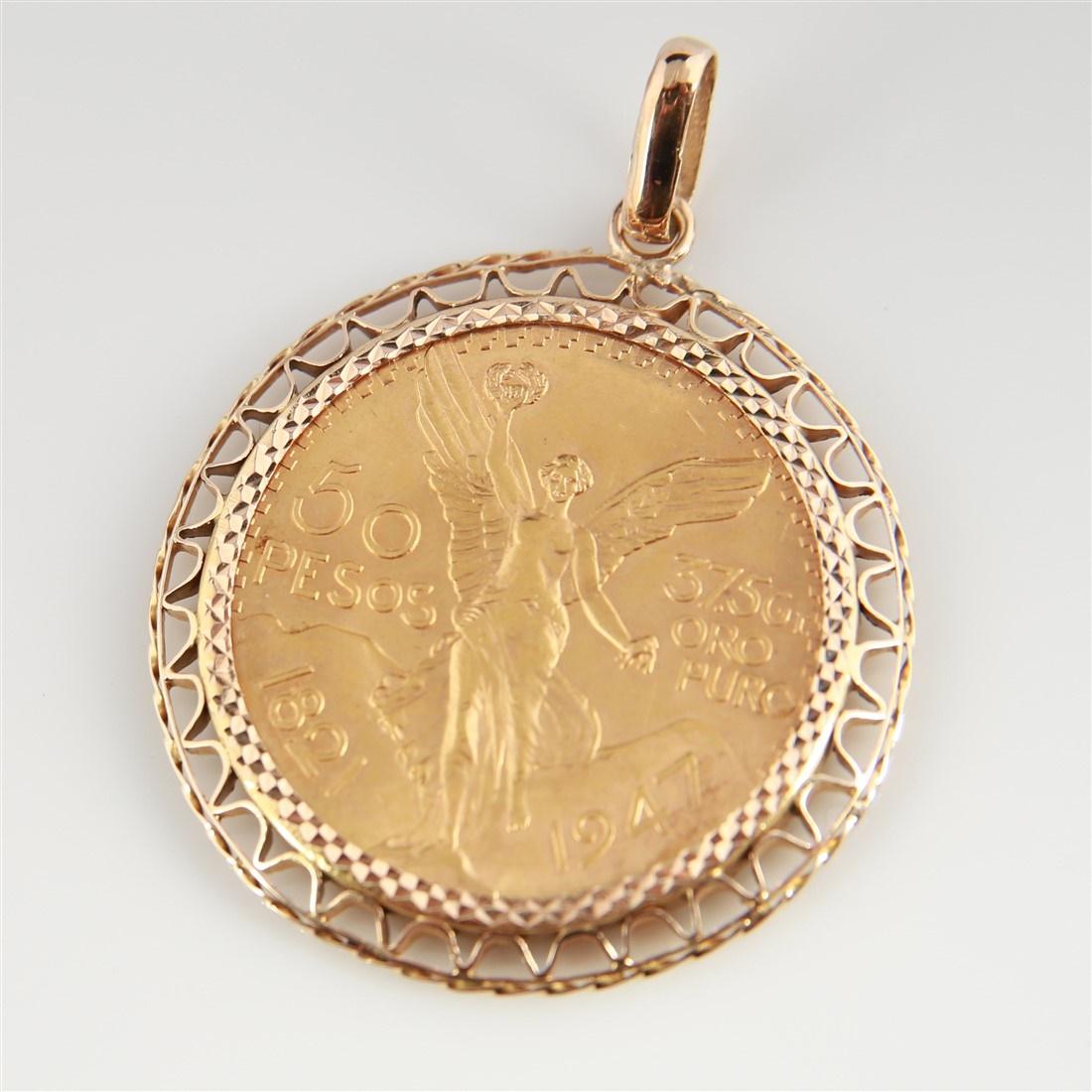 50 Peso 1821-1947 Gold Coin Pendant: 1947 Mexican 50 peso coin pendant. Coin with the Winged Victory design to one side with the Mexican coat of arms to the other. Within a gold pendant bezel that is unmarked. Diameter of pendant: 1 3/4"