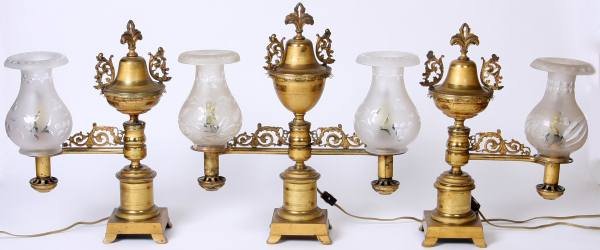 Empire Gilt Bronze Argon Lamp Garniture: Empire gilt bronze argon lamp garniture. American, second quarter 19th century. With urn over bracket arms and set on pedestal base mounted with etched glass globes. Fitted for electricity. Larger hei